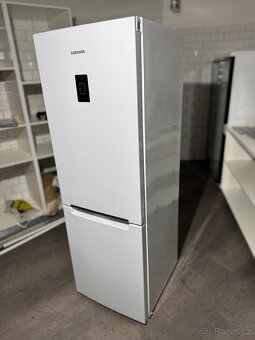 SAMSUNG kombinovaná lednice s mrazákem - bílá volně stojící - 4