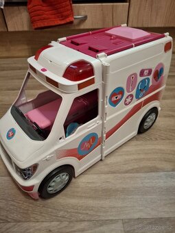 Barbie sanitka, auto, 2 x panenka, Pošta 50 Kč - 4