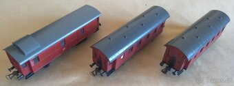 Vláčky H0, souprava 3 červených vozů německých drah - 4
