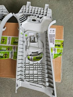 Panel B sloupku Octavia lll - 4