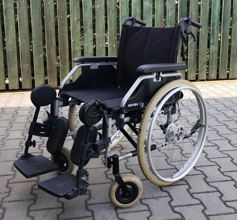 059-Mechanický invalidní vozík Meyra. - 4