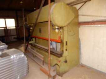 Ohraňovací lis - 4