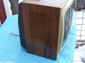 Televizor OLIVER 4118U Tesla Orava, velmi pěkný - 4
