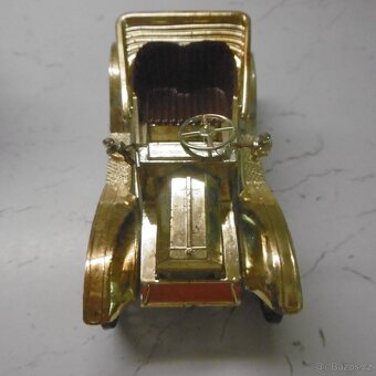 RETRO HRAČKY AUTO - 4