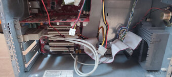 Prodám starší stolní PC - 4