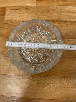Broušený popelník z českého křišťálu – průměr 20 cm - 4