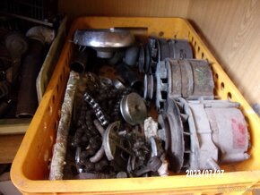 prodáme různe nahradní díly na moto JAWA a auta - 4