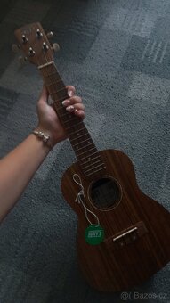 Henry's ukulele + obal - 4