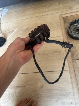 Stator alternatoru na Honda CBR 929RR a 954RR Fireblade. - 4
