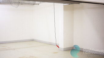 Prostorná dvojgaráž v projektu Garden Towers, Praha 3 - 4