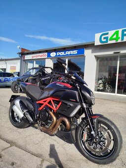 Ducati Diavel Carbon Red, ČR, DESMO, NAVIGACE, LADĚNÝ VÝFUK - 4