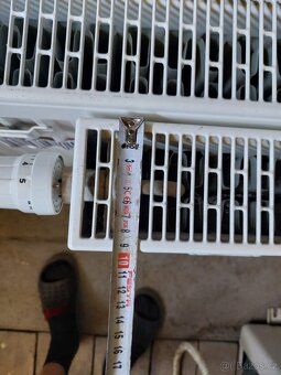 4x deskovy radiator + drzaky + termoventily - 4