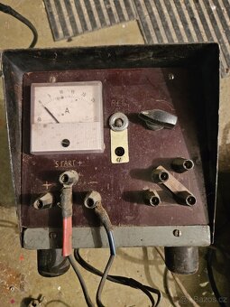 Stará nabíječka. 2 kusy. - 4