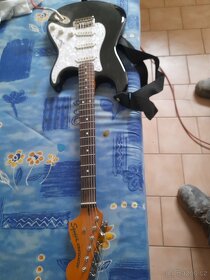 Elekticka kytara Squier stratocaster - 4