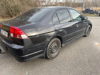 Honda Civic 7g sedan - 4