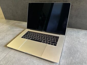 Macbook Pro 2016 15-inch - 4