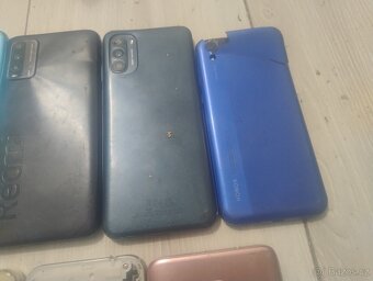 TELEFONY na ND 10ks Samsung, Moto, Redmi - 4