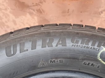 Zimní Goodyear 102H 225/65/17 - 4