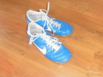 Modré sálové boty NIKE, boty do tělocvičny vel. 36,5 - 4