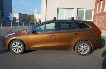 KIA Cee’d Sporty Wagon Combi 100kw Manuál - 4