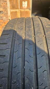 215/60R17 - 4
