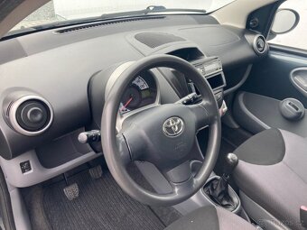 Toyota Aygo, 1,0i (50 kW), klimatizace, STK do 10/2026 - 4