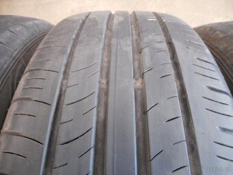 215/60R16 95V - 4