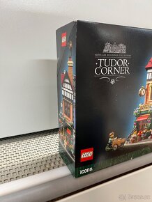 LEGO 10350 Dům na rohu v tudorovském stylu - 4