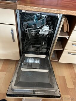 prodej moderní kuchyně se spotřebiči a sedačky - 4