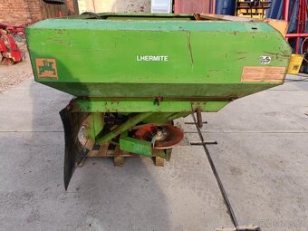 1500L Rozmetadlo AMAZONE ZA-U 1500 (hydraulické ovládání) - 4