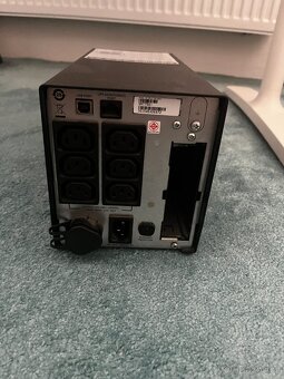 APC Smart-UPS 750VA LCD 230V - 4