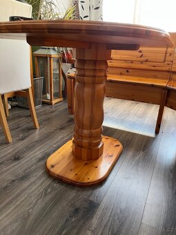 Dřevěná lavice se stolem - 4