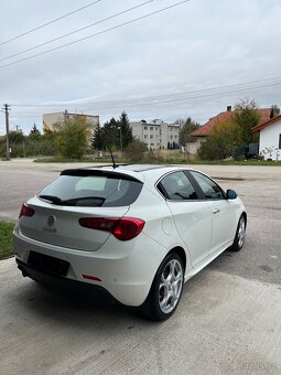 Alfa Romeo Giulietta 1.6 JTDm Šport = 196531km, 2011 = - 4