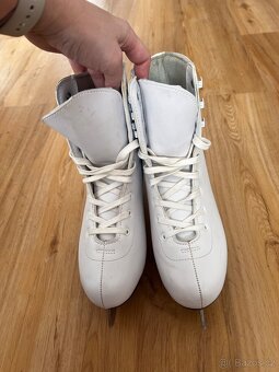 Dámské lední brusle Acra vel.42 - 4