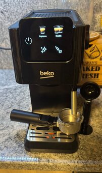 Pákový kávovar Beko Caffe experto CEP5302B černý - 4