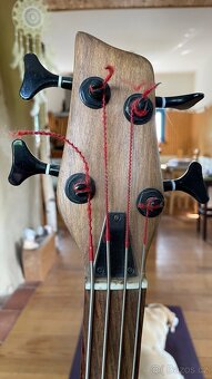 Bezpražcová baskytara - 4