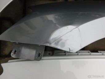 ŠKODA Superb přední blatníky á 800.-.- - 4