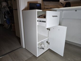 Rezervováno # Malý kancelářský stolek# PC stůl - 4