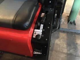 Cushman Truckster diesel vozík, použité nákladní auto - 4