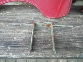 Kryty motoru kyvačka, panelka s jednim držákem. - 4