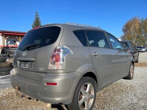 TOYOTA COROLLA VERSO 2.2 D-CAT 7 mist - 4
