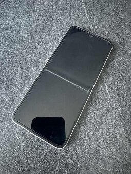 Samsung Galaxy Z Flip 6 - 4
