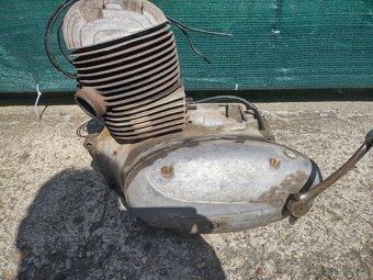 Jawa 250 353 - 4