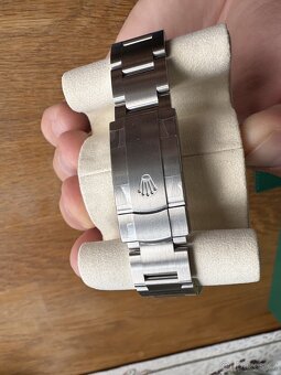 Rolex Oyster Perpetual 41mm, Green - 4