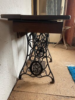 Šicí stroj značky BOBBIN - 4