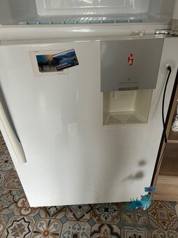 ŠIROKÁ AMERICKÁ LEDNICE S MRAZÁKEM - 4