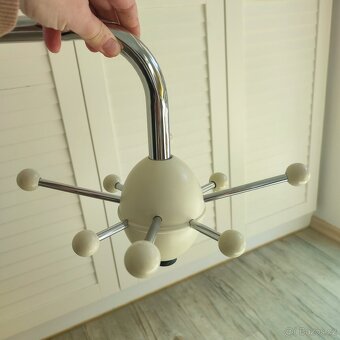 Designový věšák retro - 4