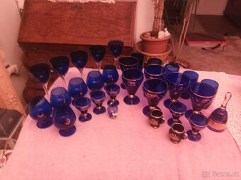 prdám celý set z kobaltového skla - 4