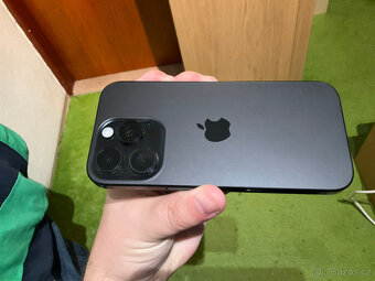 iPhone 16 Pro 512 GB černý - 4