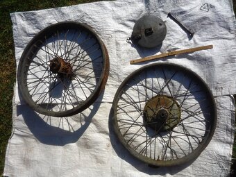 prodám různé díly na moto. Kostra na moto Jawa-ČZ 175, typ 3 - 4